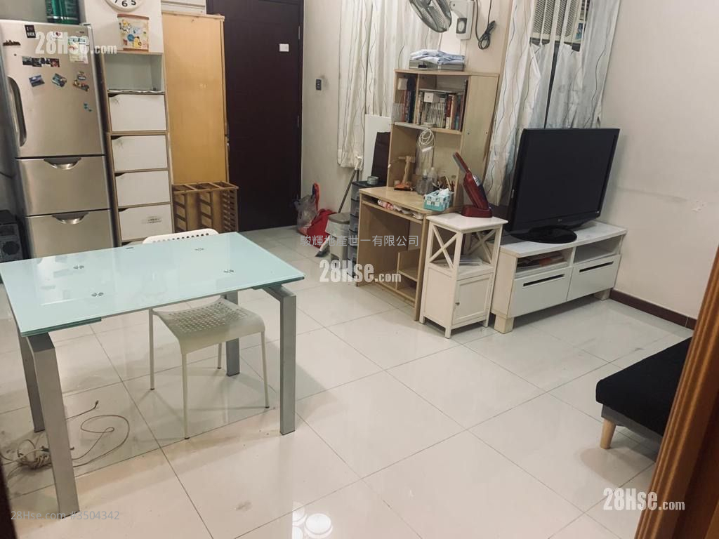 Yee Fai Building Rental 3 Bedrooms , 2 Bathrooms 550 ft² ( 51.1 m² )