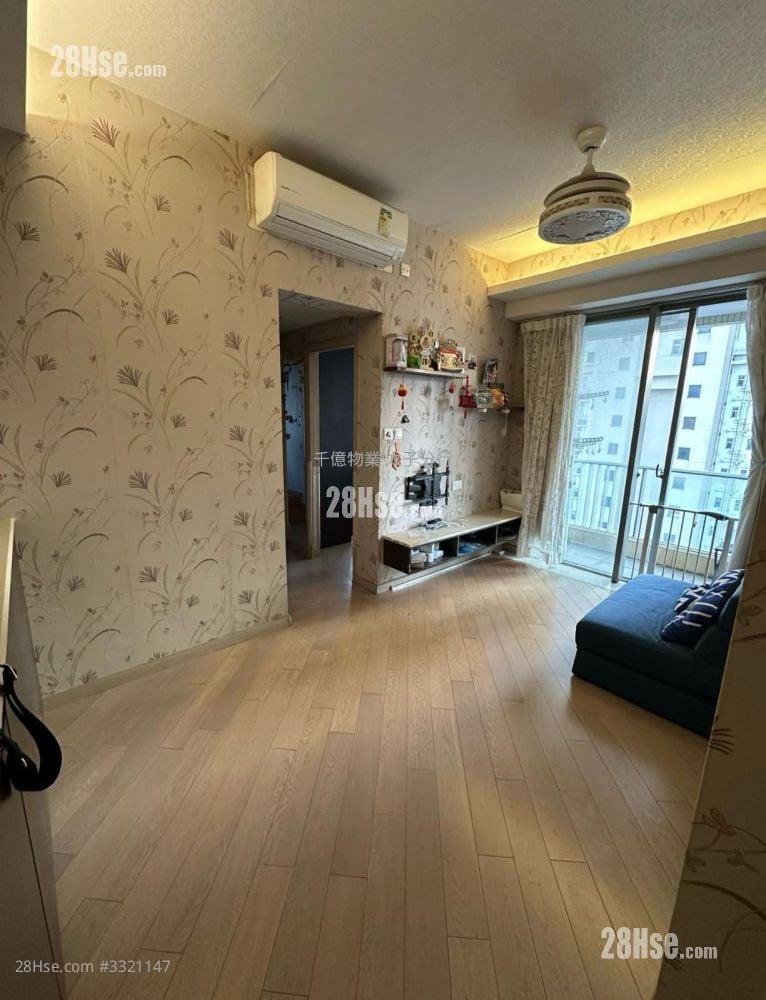 Bedford 28 Sell 453 ft² ( 42.1 m² )