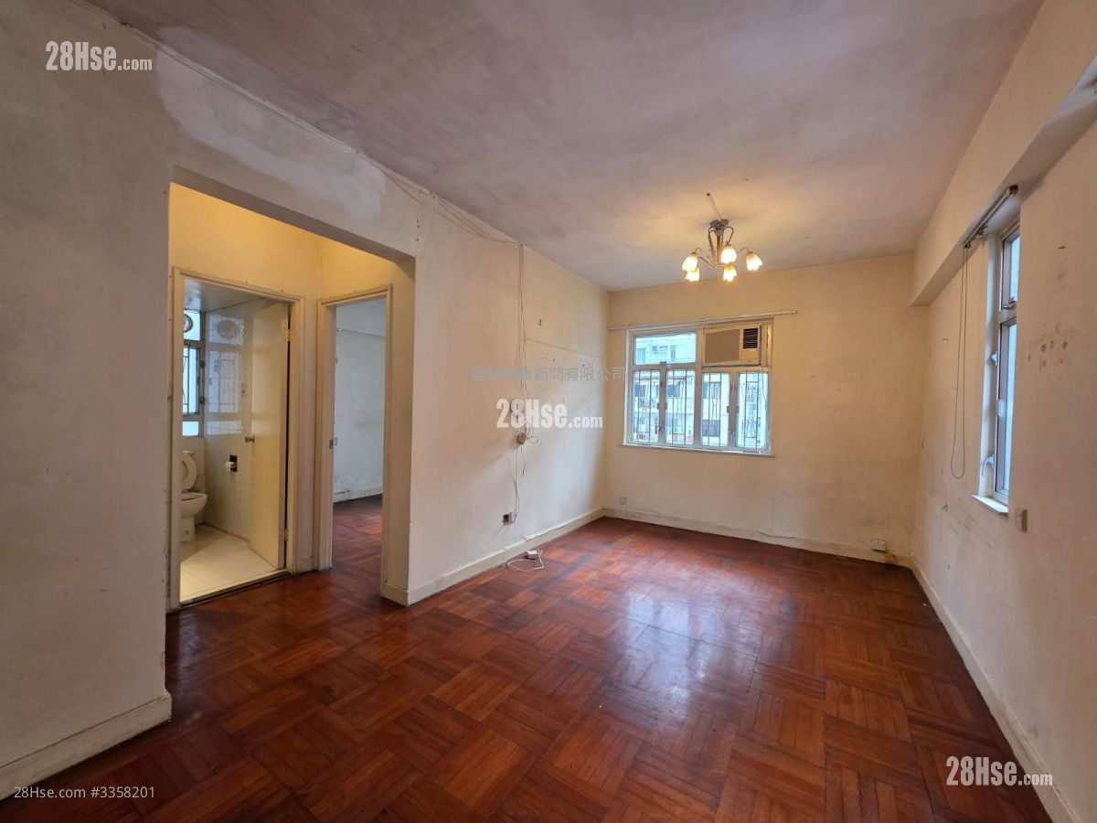 Pearl City Mansion Sell 2 Bedrooms , 1 Bathroom 558 ft² ( 51.8 m² )