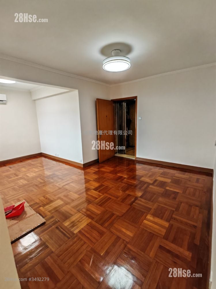 Elizabeth House Rental 2 Bedrooms , 1 Bathroom 535 ft² ( 49.7 m² )
