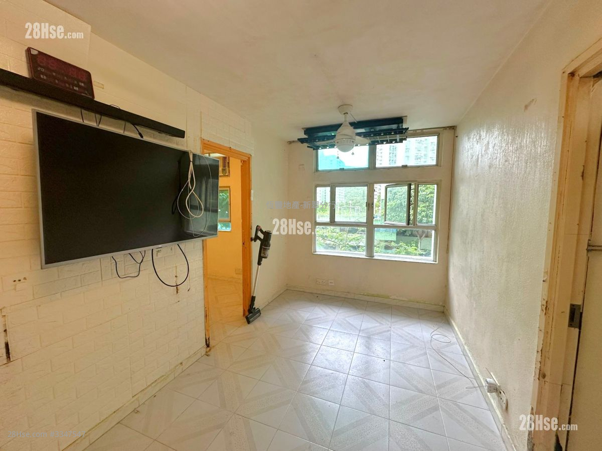 Hiu Tsui Court Sell 2 Bedrooms , 1 Bathroom 401 ft² ( 37.3 m² )