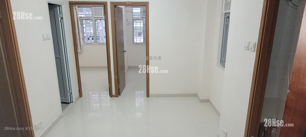 Tak Tai Building Rental 3 Bedrooms , 1 Bathroom 375 ft² ( 34.8 m² )