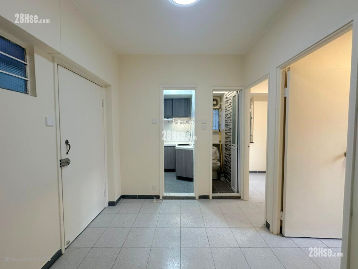 Yen Lok Building Rental 2 Bedrooms , 1 Bathroom 280 ft² ( 26.0 m² )
