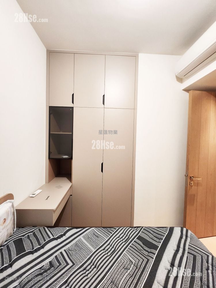 In One Rental 2 Bedrooms , 1 Bathroom 464 ft² ( 43.1 m² )