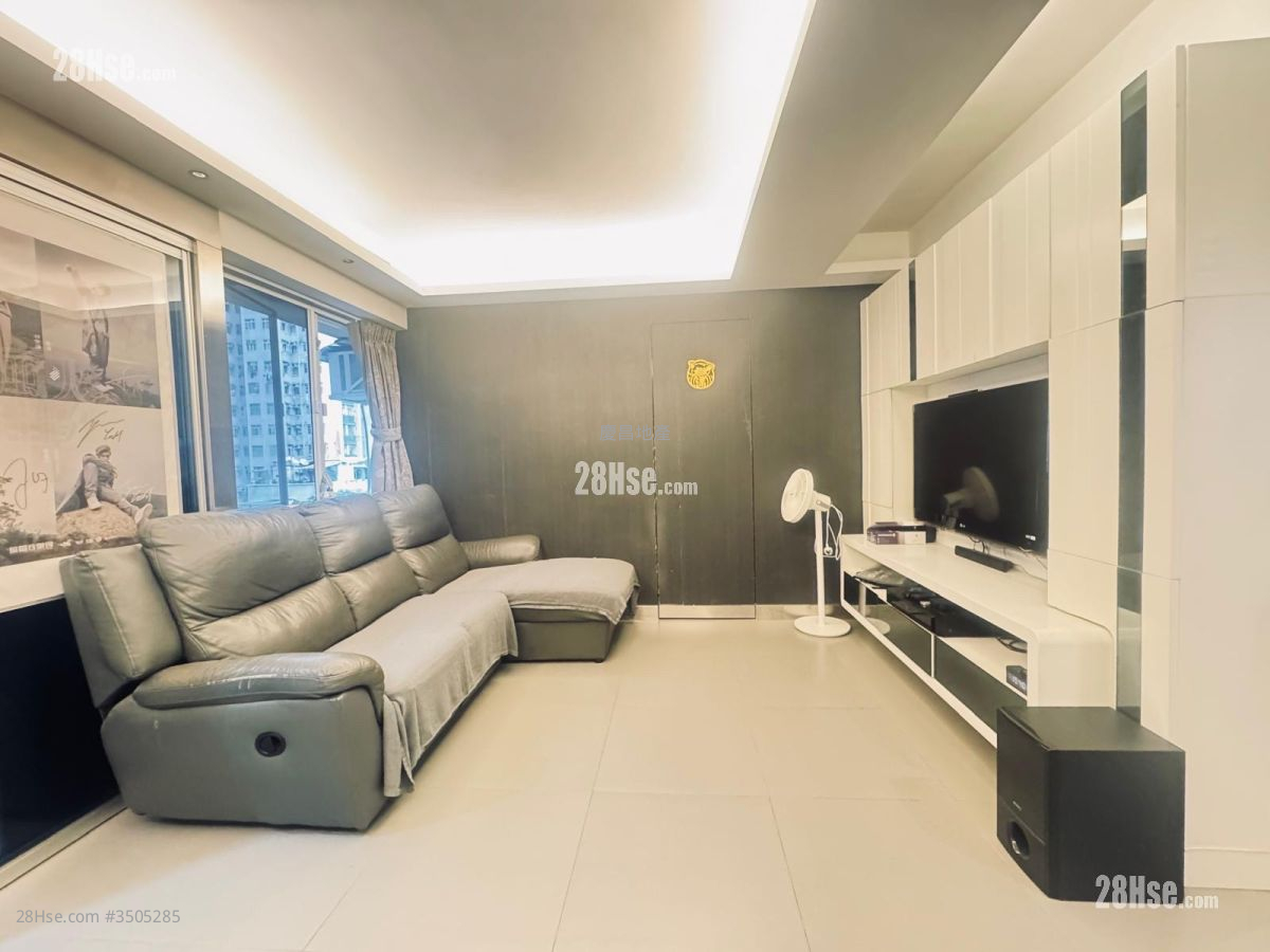 Delightful Mansion Sell 2 Bedrooms , 1 Bathroom 461 ft² ( 42.8 m² )
