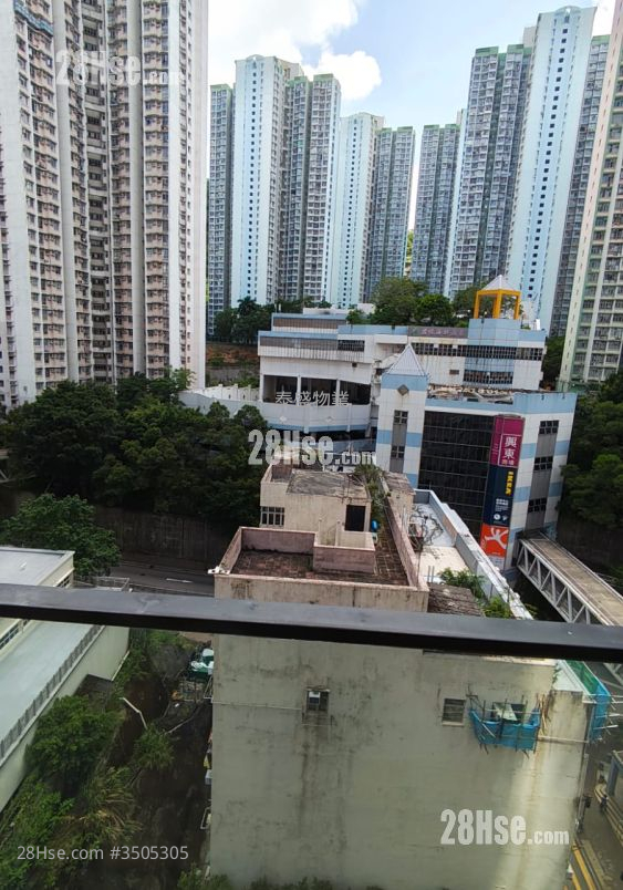 18 Upper East Sell 1 Bedroom , 1 Bathroom 305 ft² ( 28.3 m² )
