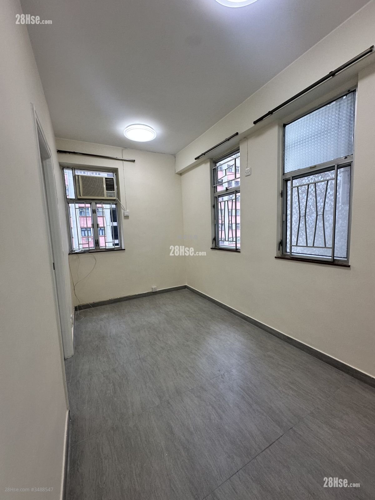 Smithfield Court Rental 2 Bedrooms , 1 Bathroom 330 ft² ( 30.7 m² )