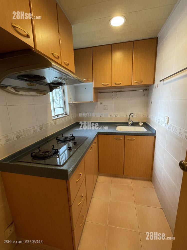 Fanling Centre Sell 2 Bedrooms , 1 Bathroom 368 ft² ( 34.2 m² )