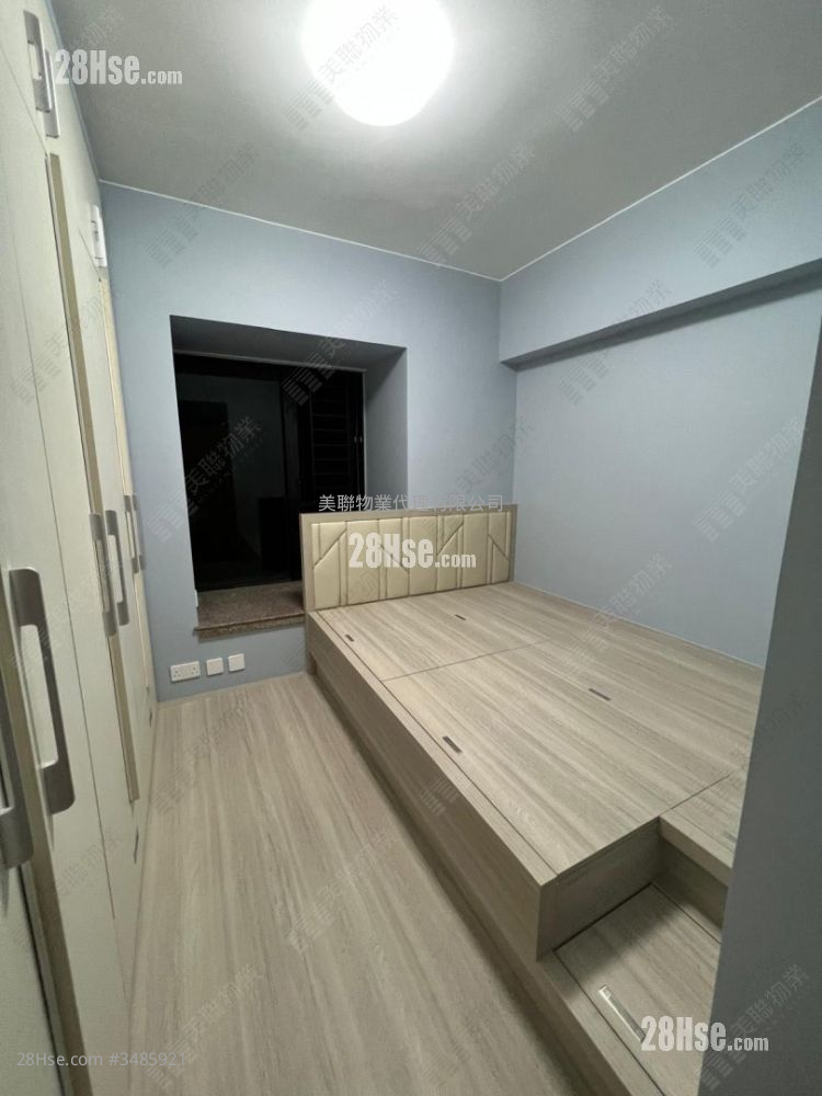 Scenic View Sell 2 Bedrooms , 1 Bathroom 459 ft² ( 42.6 m² )