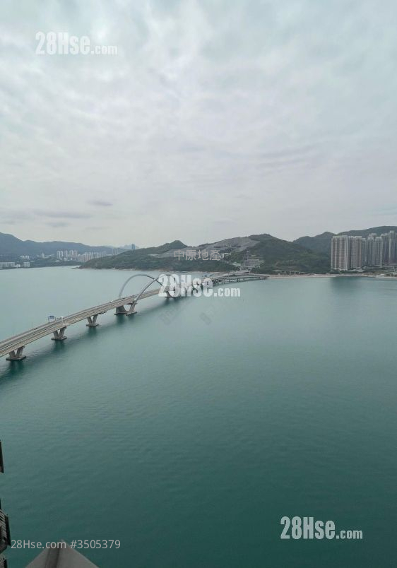 Sea To Sky Sell 3 Bedrooms 712 ft² ( 66.1 m² )