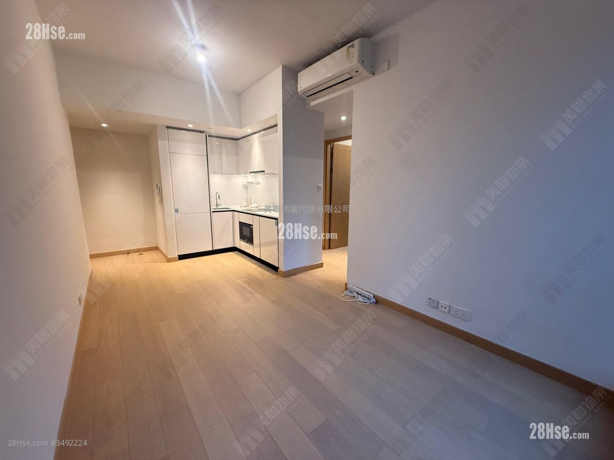 Marini Sell 2 Bedrooms , 2 Bathrooms 495 ft² ( 46.0 m² )