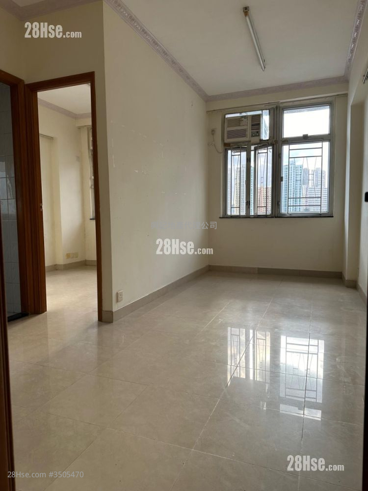 Hip Wo House Sell 1 Bedroom , 1 Bathroom 325 ft² ( 30.2 m² )