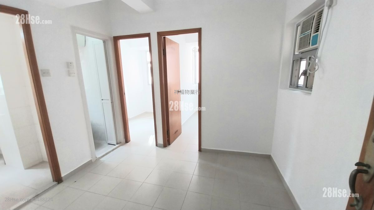 Hung Lee Building Rental 2 Bedrooms , 1 Bathroom 271 ft² ( 25.2 m² )
