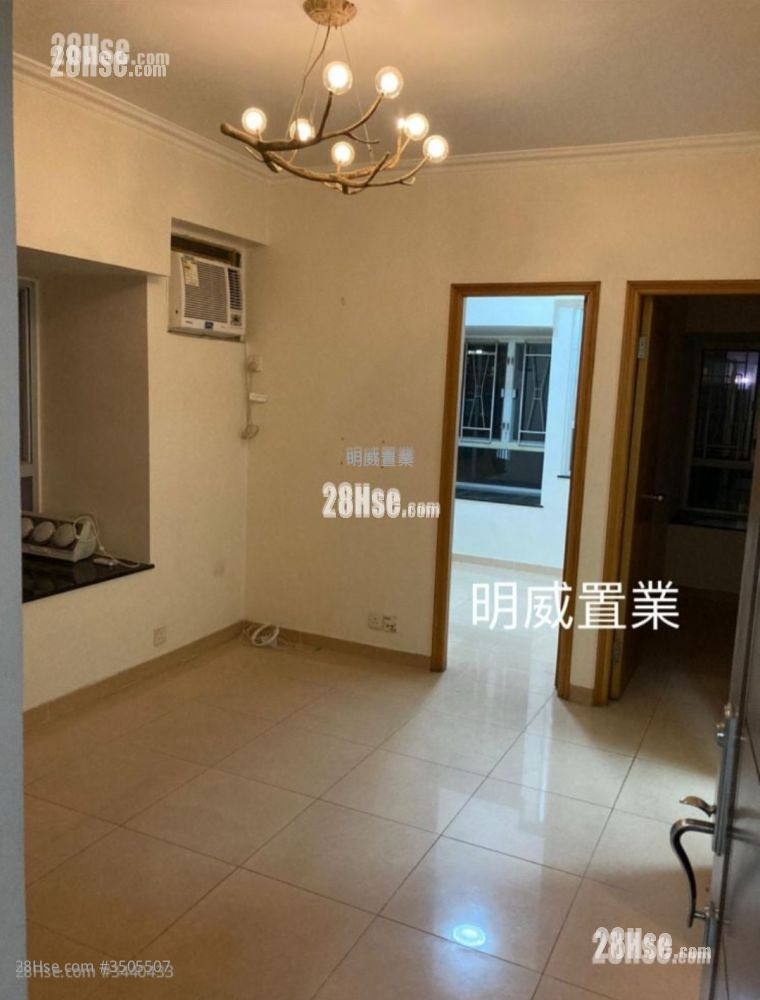 Hung Cheung Building Sell 2 Bedrooms , 1 Bathroom 322 ft² ( 29.9 m² )