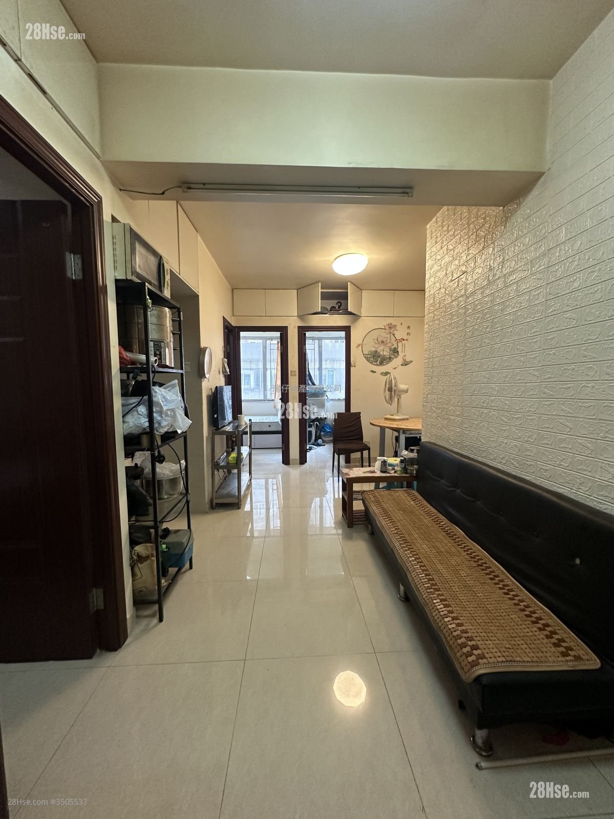 Wing Tak Mansion Sell 3 Bedrooms , 1 Bathroom 374 ft² ( 34.7 m² )