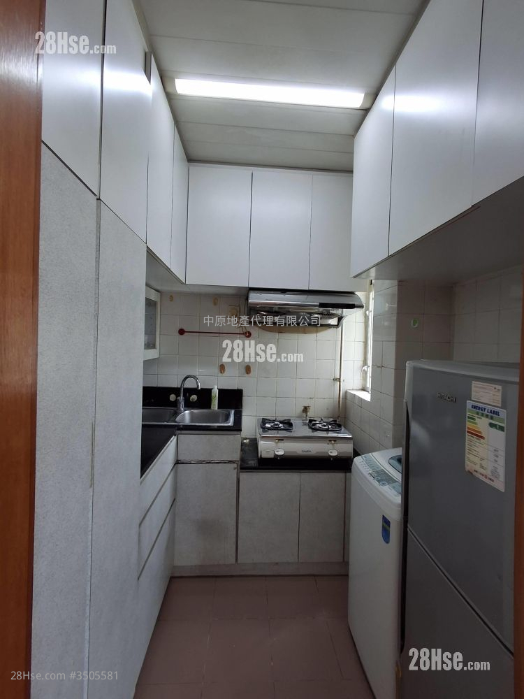 Wah Shun Gardens Rental 2 Bedrooms , 1 Bathroom 445 ft² ( 41.3 m² )