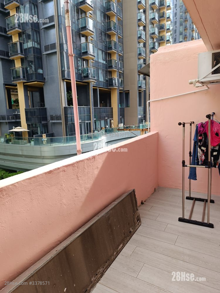 Tsin Shui Building Sell 1 Bedroom , 1 Bathroom 252 ft² ( 23.4 m² )