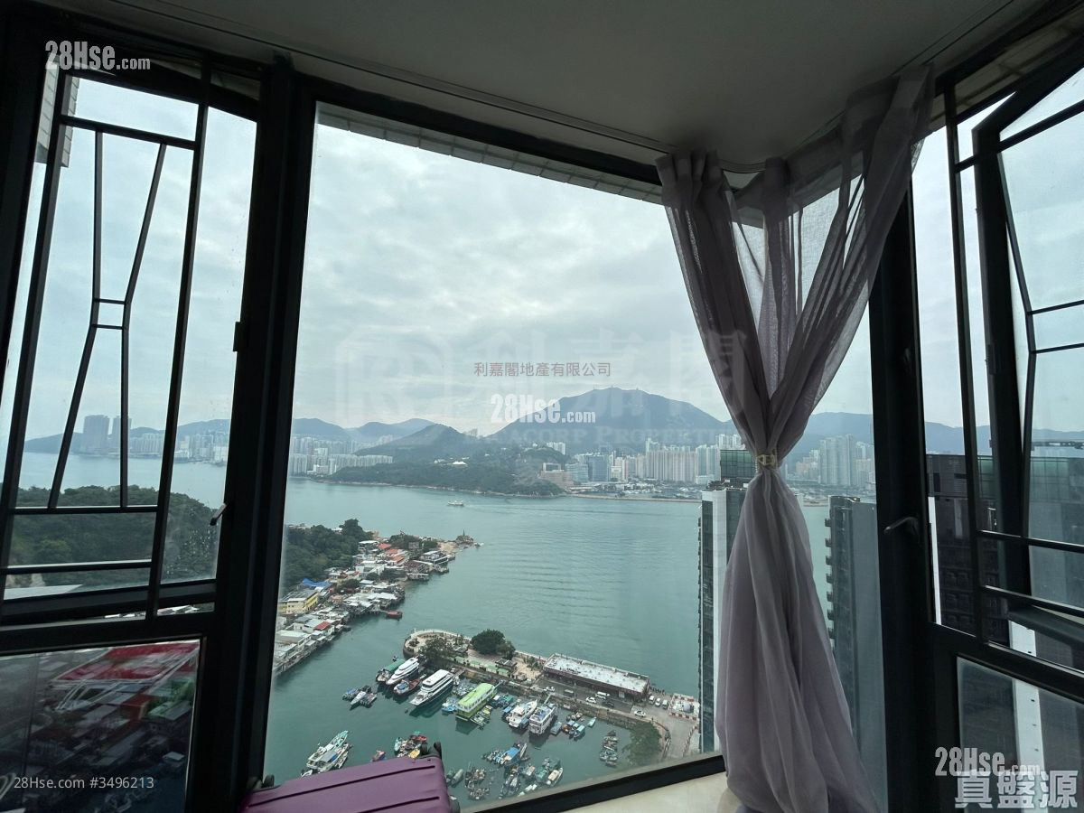 Canaryside Sell 2 Bedrooms 452 ft² ( 42.0 m² )