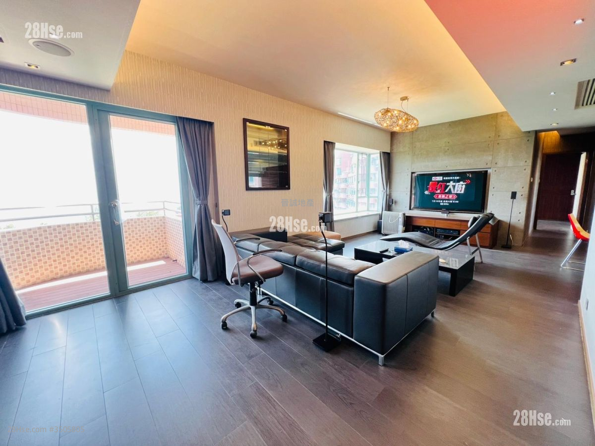 Peridot Court Rental 3 Bedrooms , 2 Bathrooms 1,143 ft² ( 106.2 m² )