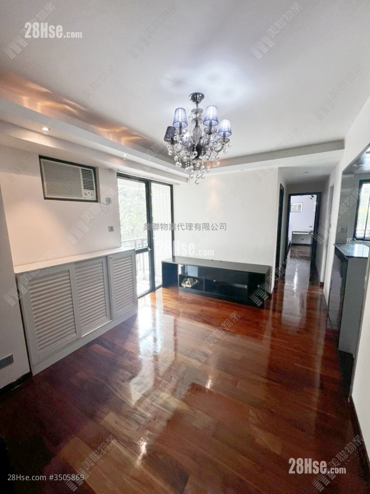 Royal Green Sell 3 Bedrooms , 1 Bathroom 550 ft² ( 51.1 m² )