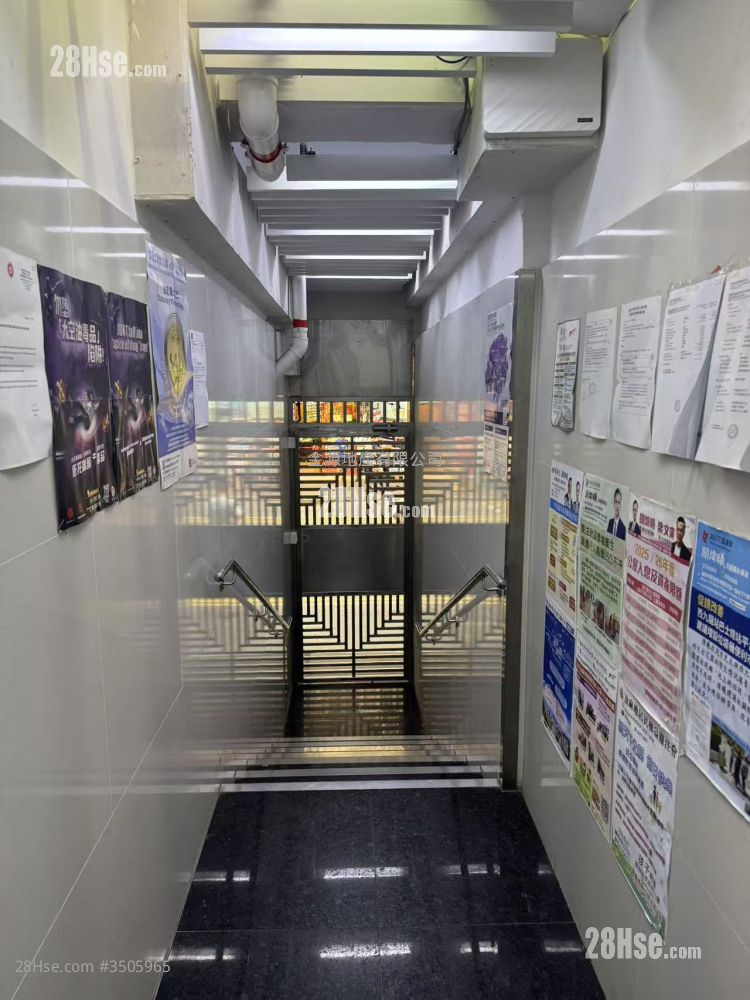 Wing Tak Building Rental 3 Bedrooms , 1 Bathroom 300 ft² ( 27.9 m² )