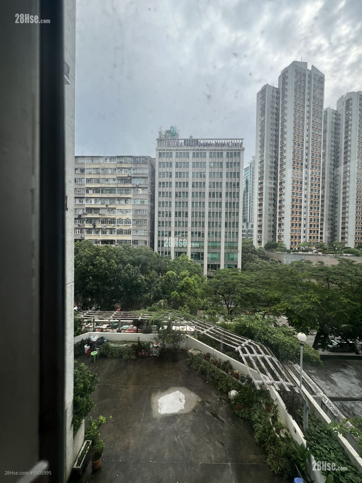 Tsuen Cheong Centre Sell 316 ft² ( 29.4 m² )