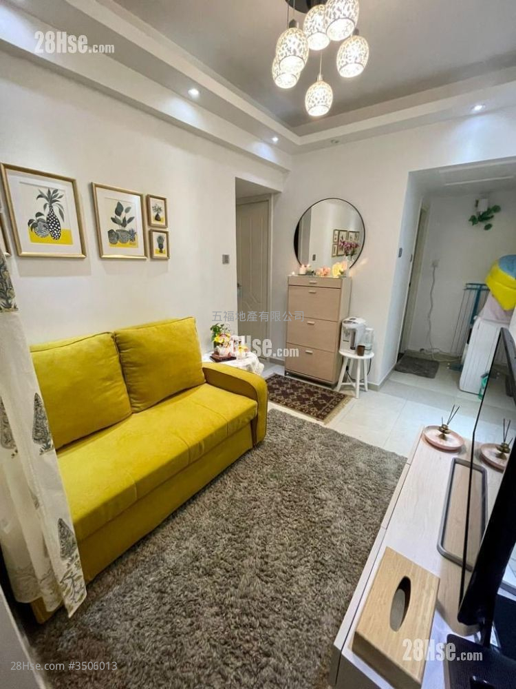 Kam Hing Building Rental 2 Bedrooms , 1 Bathroom 326 ft² ( 30.3 m² )