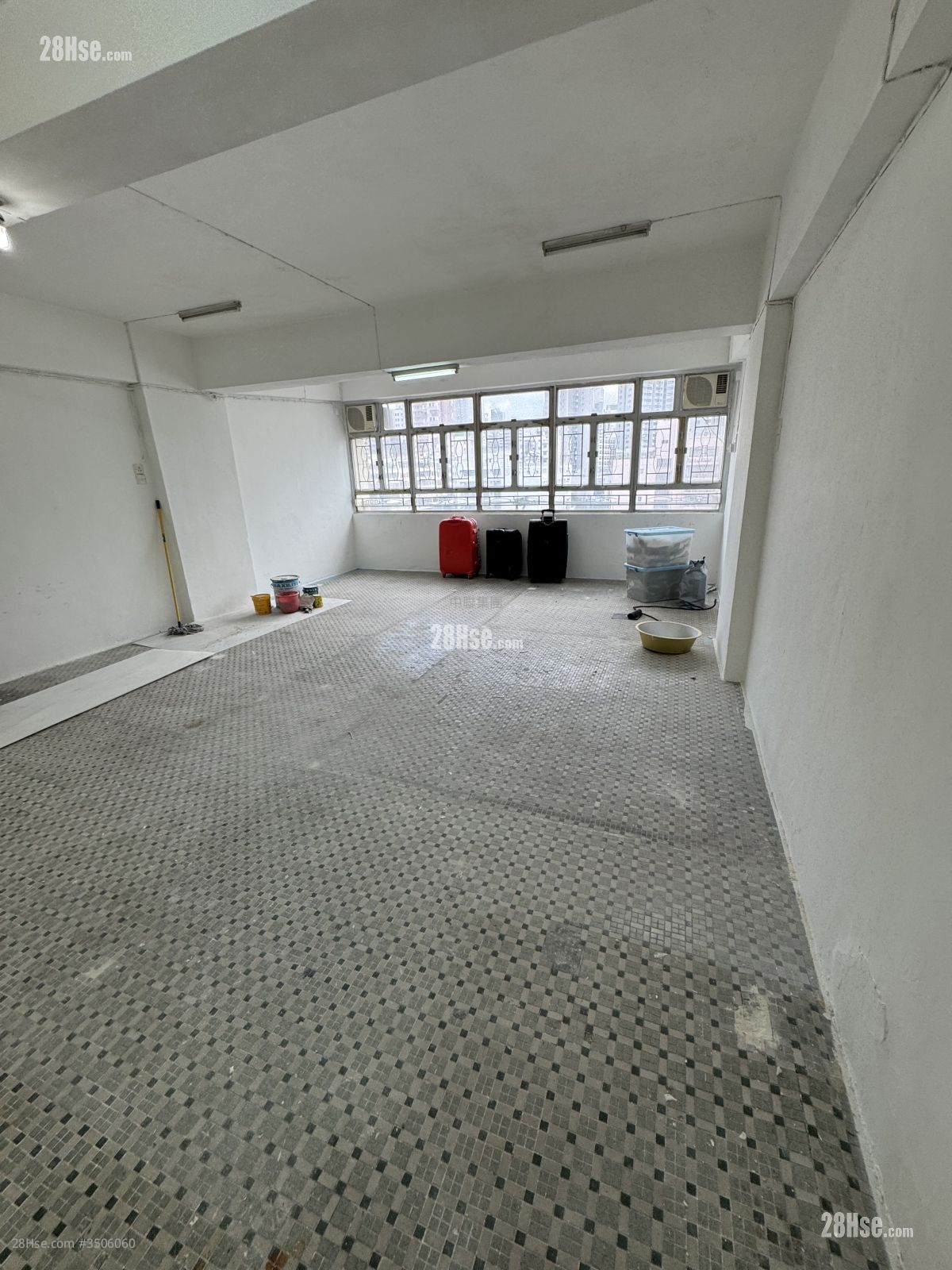 Kam Tong Building Sell 1 Bathroom 640 ft² ( 59.5 m² )