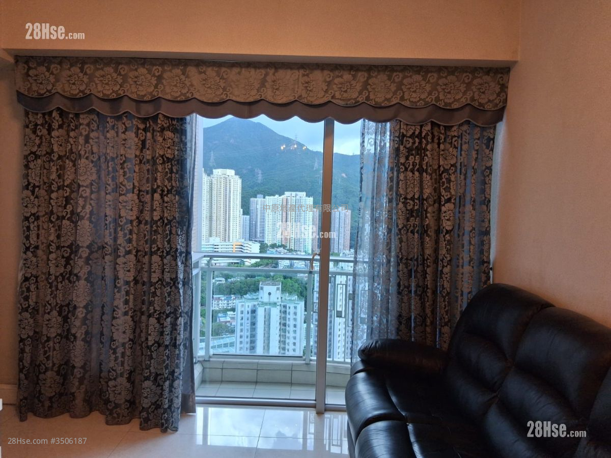 Festival City Sell 3 Bedrooms , 2 Bathrooms 688 ft² ( 63.9 m² )