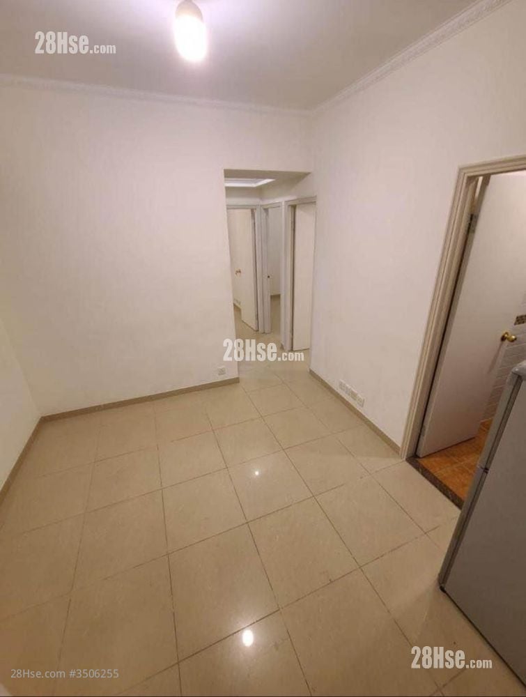 Gold Jade Mansion Rental 3 Bedrooms , 1 Bathroom 446 ft² ( 41.4 m² )