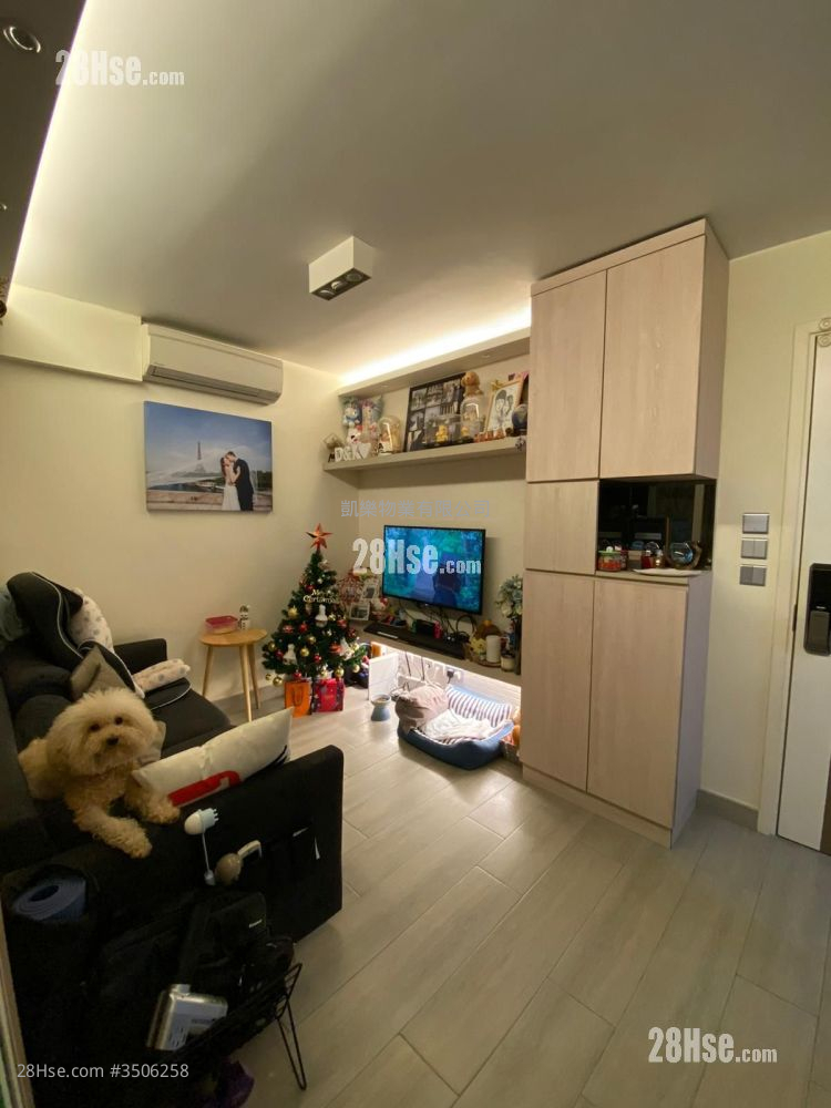 Kwun Fai Court Sell Studio , 1 Bathroom 291 ft² ( 27.0 m² )