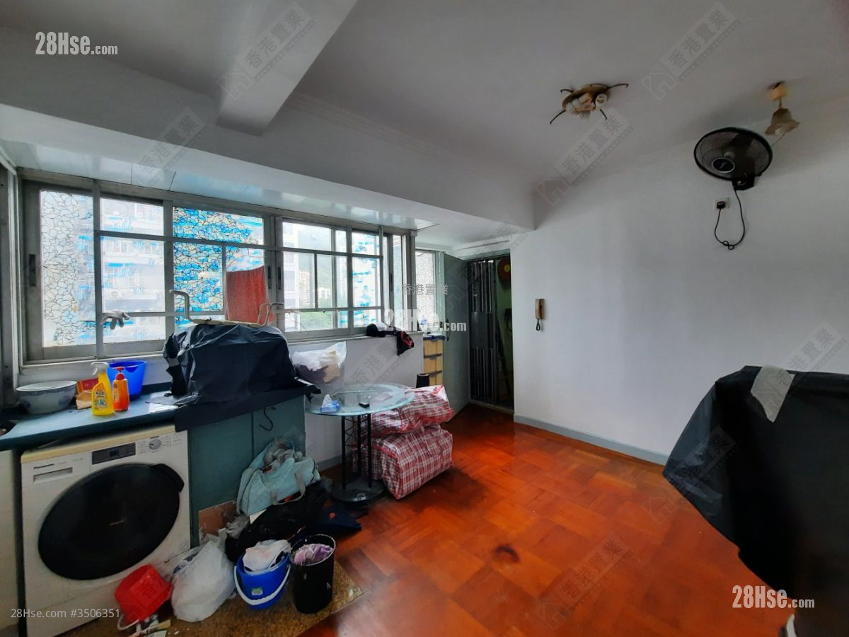 Wing Shing Building (Mansion) Sell 2 Bedrooms , 1 Bathroom 287 ft² ( 26.7 m² )