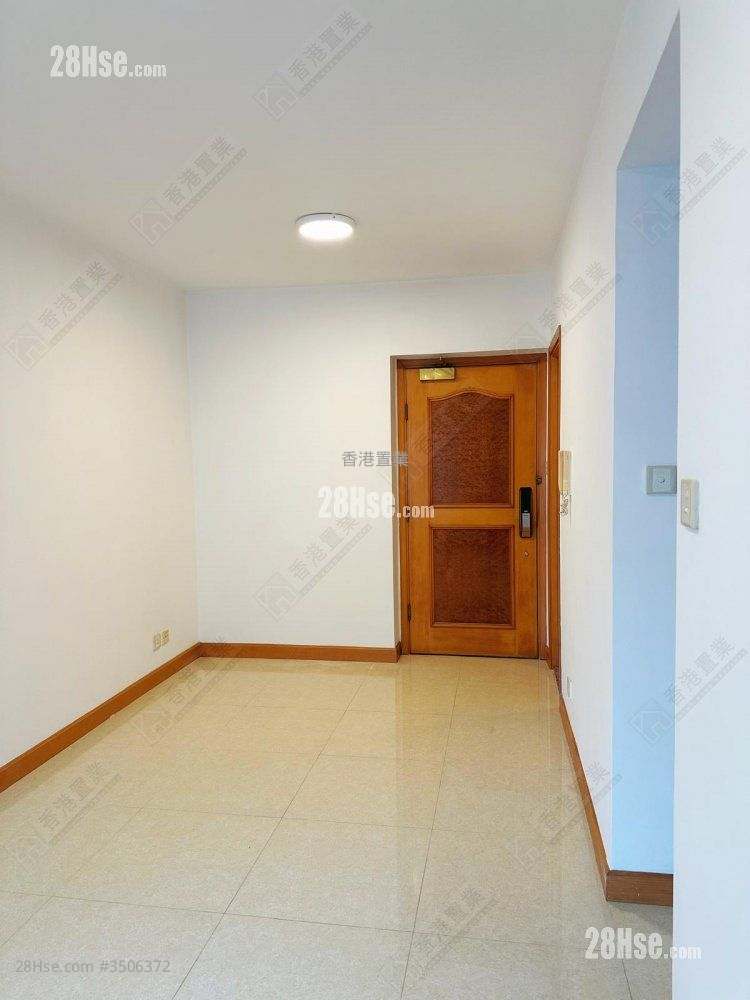 Dragon Pride Rental 2 Bedrooms , 1 Bathroom 426 ft² ( 39.6 m² )