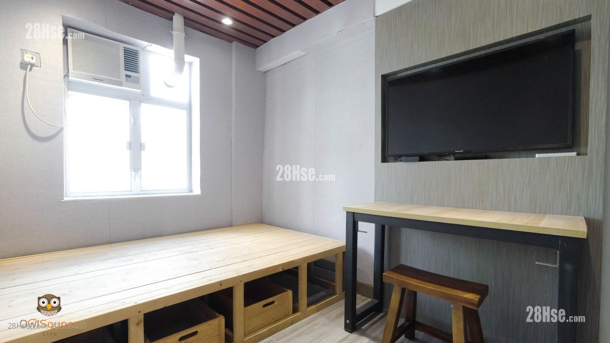 Alhambra Building Rental Studio , 1 Bathroom 140 ft² ( 13.0 m² )