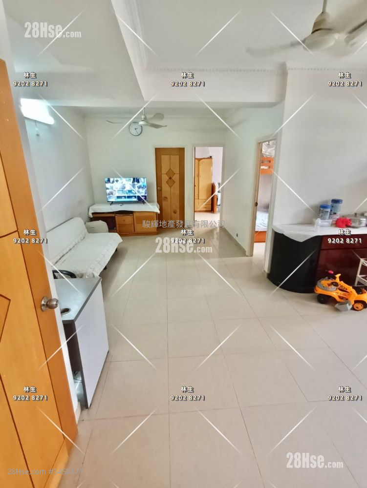 Man Wah Building Sell 3 Bedrooms , 2 Bathrooms 750 ft² ( 69.7 m² )
