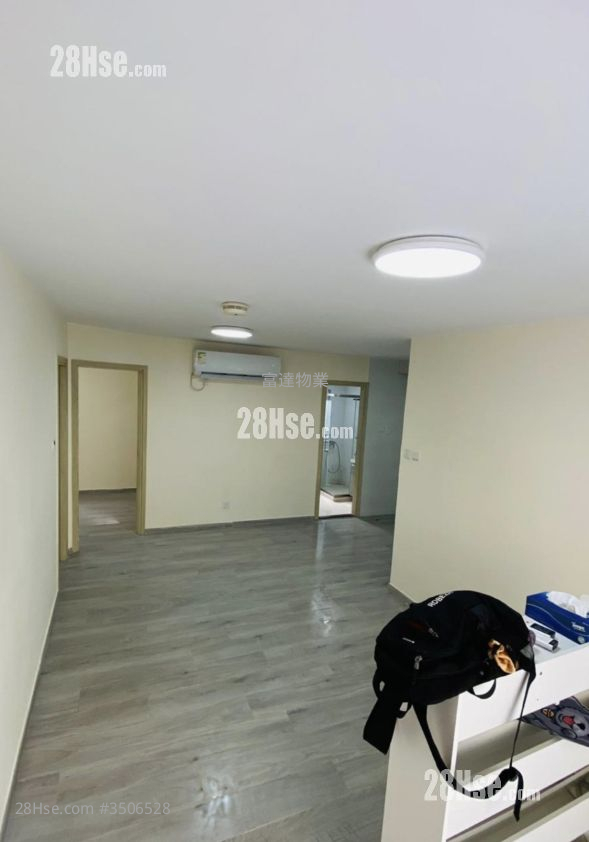 Village Rental 700 ft² ( 65.0 m² )