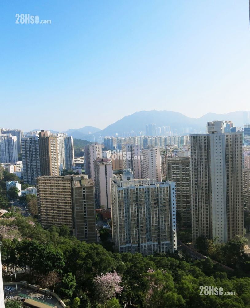 Hiu Lai Court Sell 3 Bedrooms , 1 Bathroom 637 ft² ( 59.2 m² )