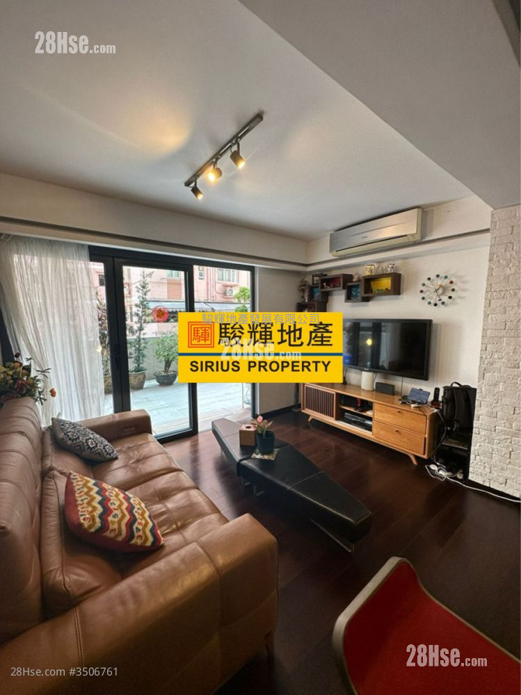 Hong Yuen Court Sell 4 Bedrooms , 2 Bathrooms 1,238 ft² ( 115.0 m² )