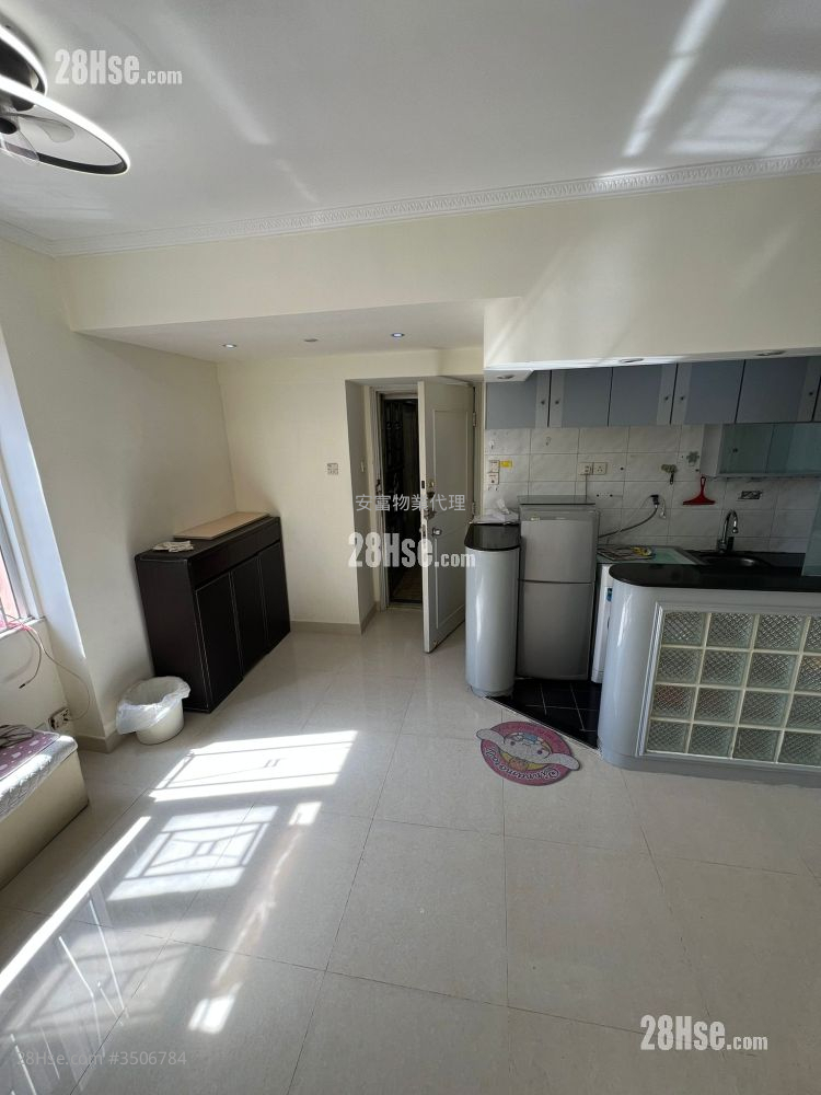 Greenery Plaza Rental 392 ft² ( 36.4 m² )