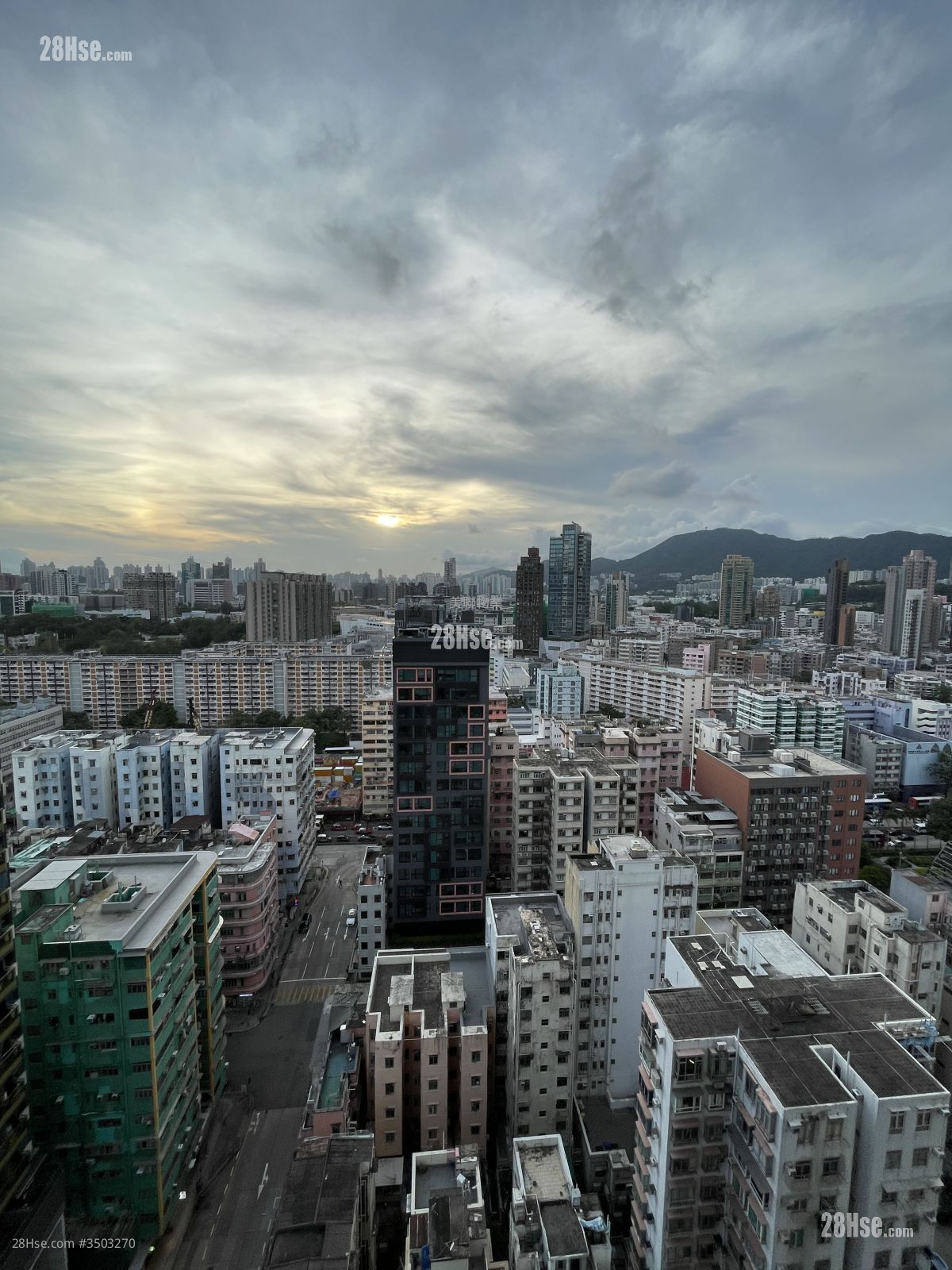 Sky Tower Rental 479 ft² ( 44.5 m² )