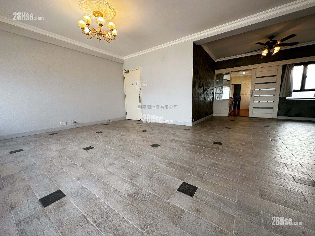 Shatin 33 Rental 4 Bedrooms , 2 Bathrooms 1,492 ft² ( 138.6 m² )