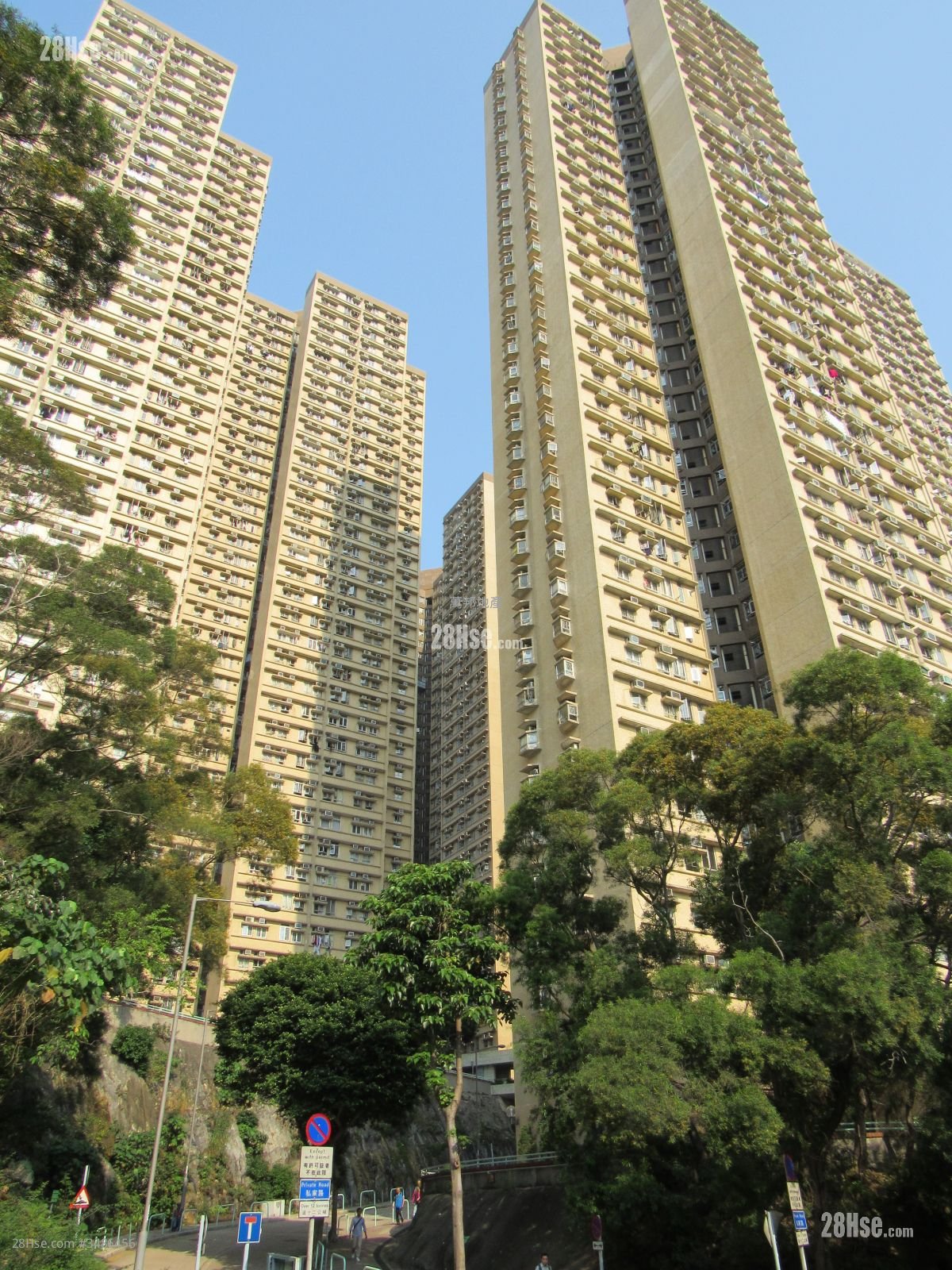 Yue On Court Rental 2 Bedrooms , 1 Bathroom 504 ft² ( 46.8 m² )