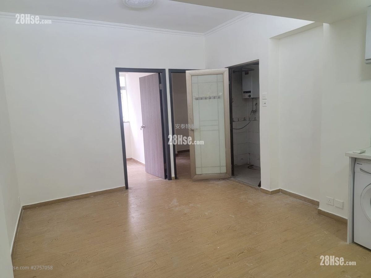 Po Hing Building Sell 3 Bedrooms , 1 Bathroom 390 ft² ( 36.2 m² )