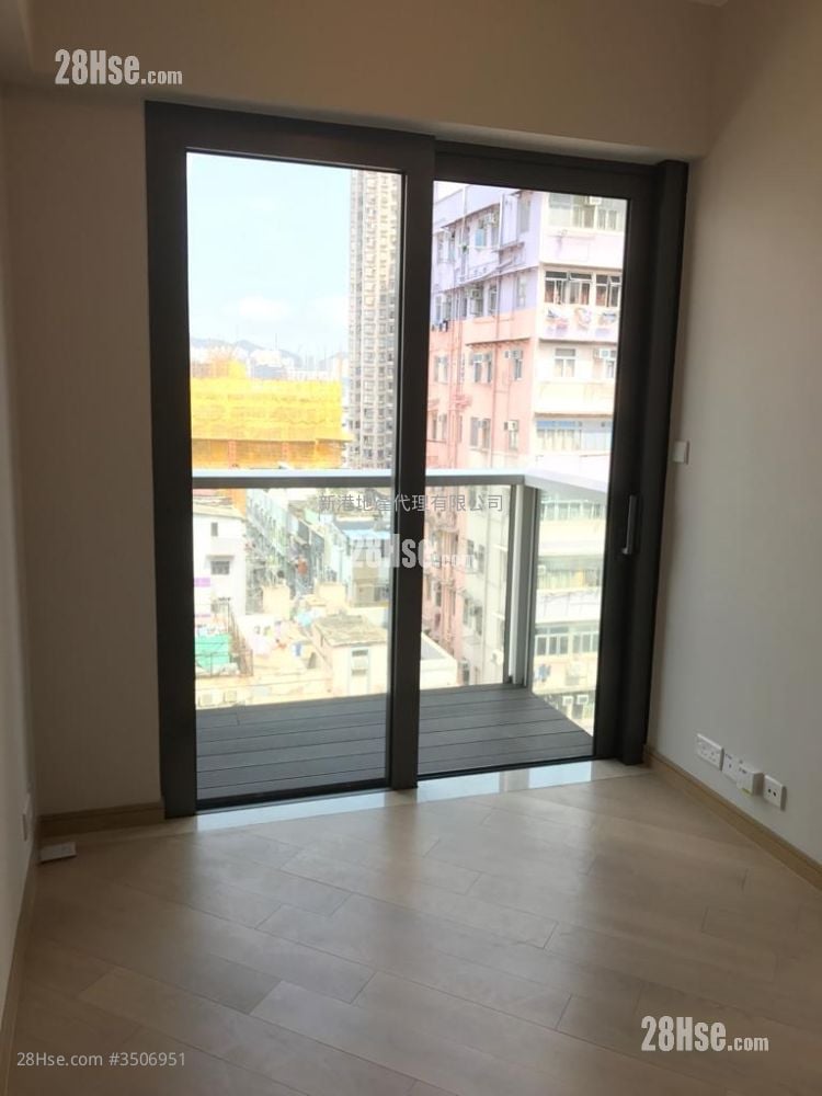 Axis Sell 1 Bedroom , 1 Bathroom 246 ft² ( 22.9 m² )