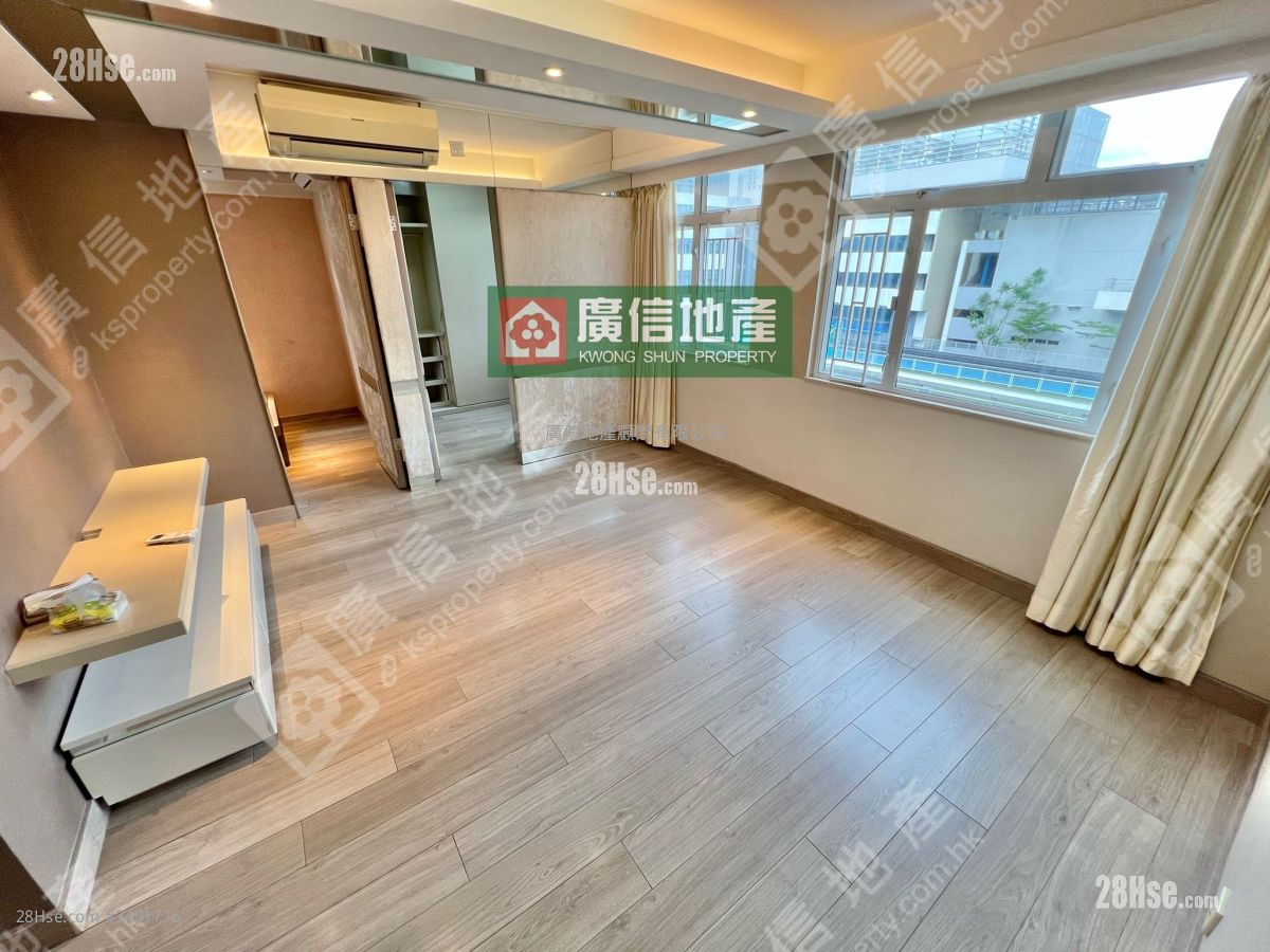 Tak Wai Building Rental 2 Bedrooms , 1 Bathroom 455 ft² ( 42.3 m² )