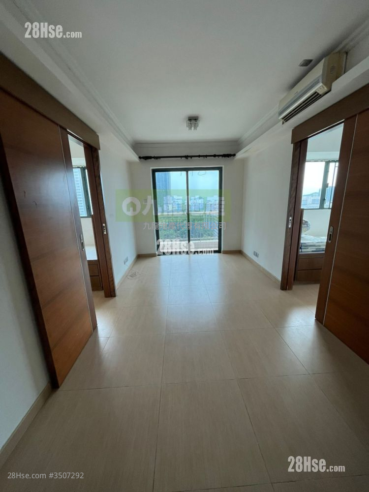 Oceanic View Rental 2 Bedrooms , 1 Bathroom 424 ft² ( 39.4 m² )
