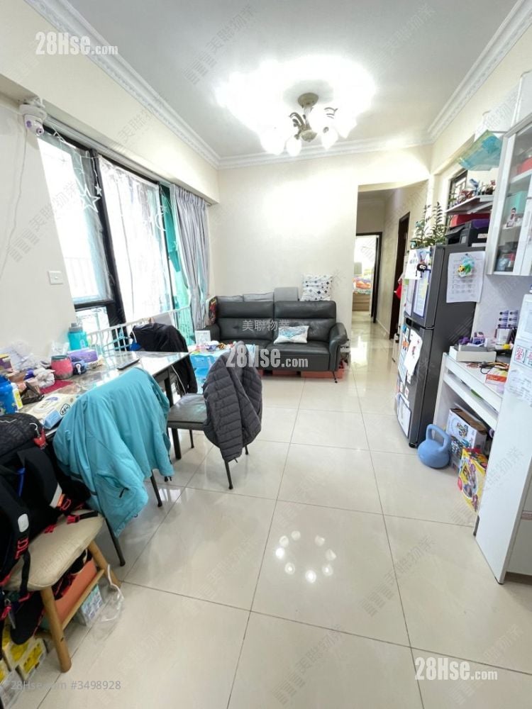 Glorious Peak Sell 3 Bedrooms , 2 Bathrooms 562 ft² ( 52.2 m² )