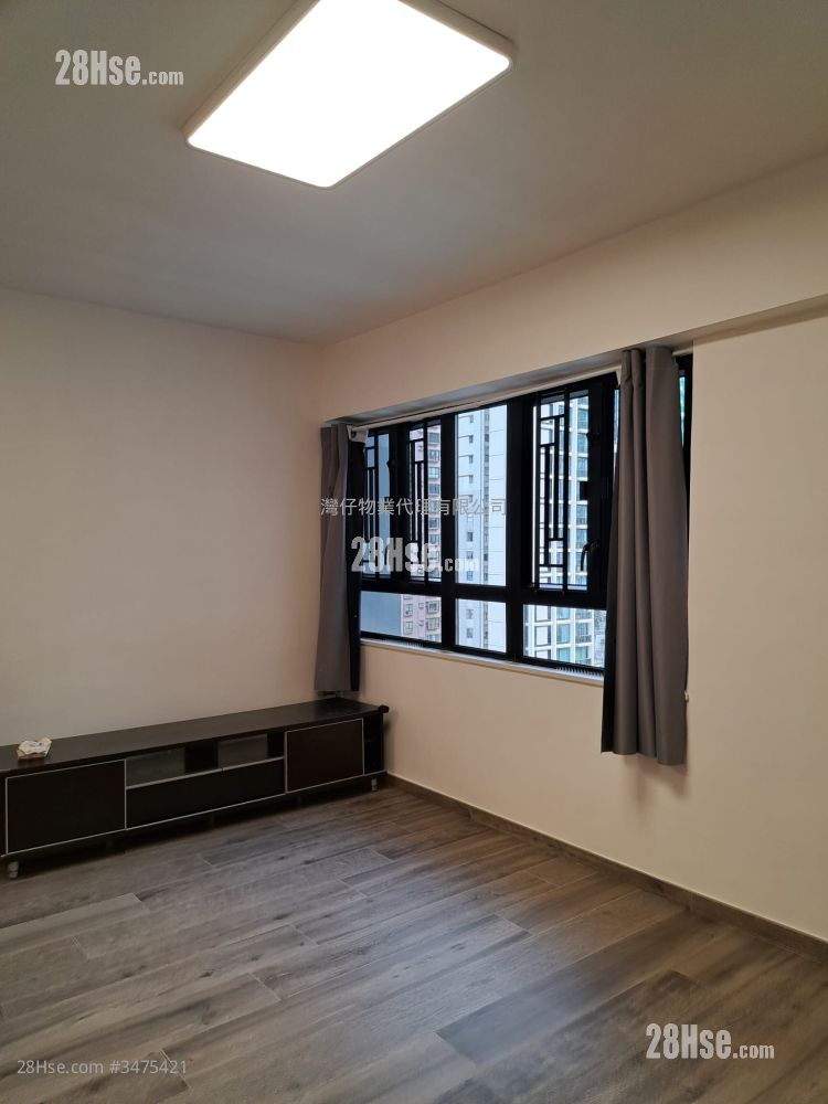 Lascar Court Rental 3 Bedrooms , 1 Bathroom 603 ft² ( 56.0 m² )