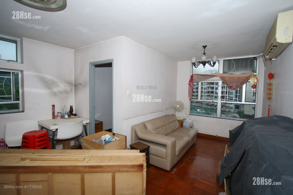 Po Pui Court Sell 3 Bedrooms , 2 Bathrooms 645 ft² ( 59.9 m² )