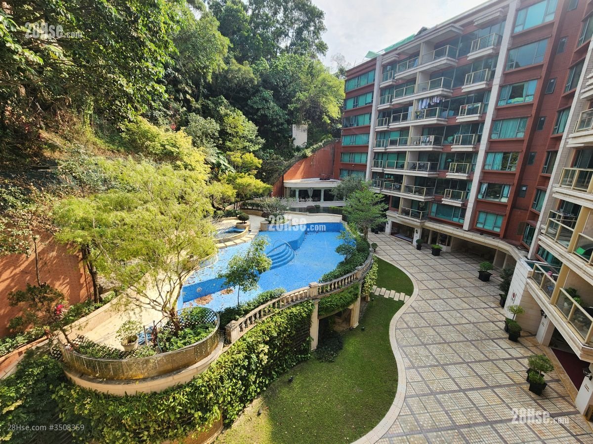 The Balmoral Sell 1,522 ft² ( 141.4 m² )